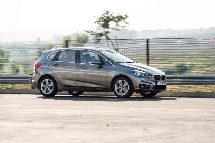  BMW 218i Active Tourer Luxury Line 2015 года  (ZA) (фото 1 из 30)